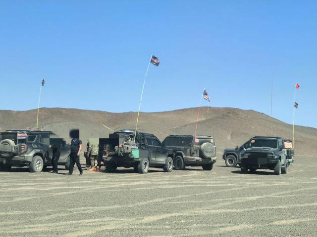 178直播-18辆越野车擅闯罗布泊无人区 民警戈壁滩搜索4小时成功拦截