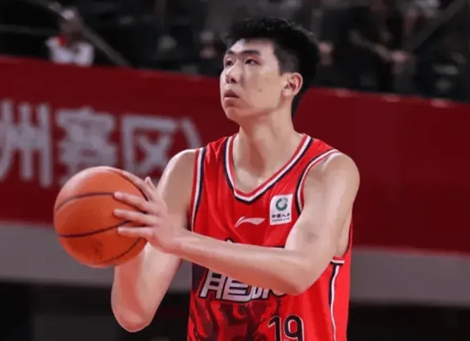 178直播-稳定发挥！徐昕出战24分钟，投篮6中5得到12分6篮板1助攻