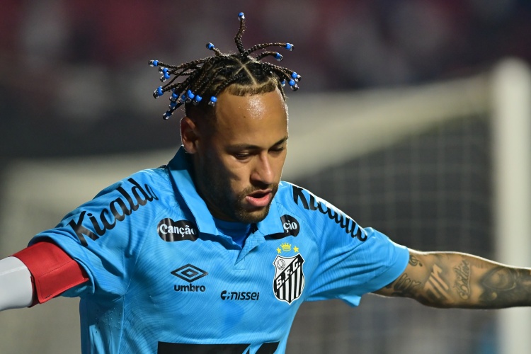 178体育-桑托斯主帅：内马尔不会随队出征南美杯，他将继续进行康复训练